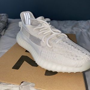 Yeezy 350 V2 Bone